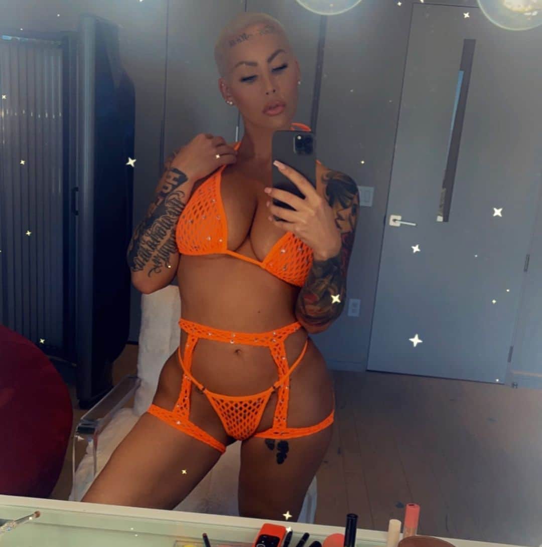 アンバー・ローズのインスタグラム：「Link in bio 🥰」