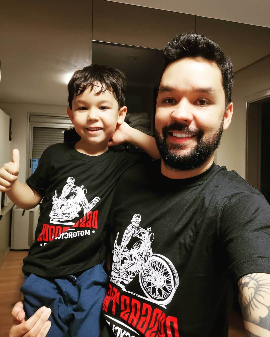 ウィリアム・アルジョナのインスタグラム：「Hoje foi dia de incluir mais um Desgastado!! @desgastadosmc #DESGASTADOS e aí vai rolar um batismo? O que vcs acham??」