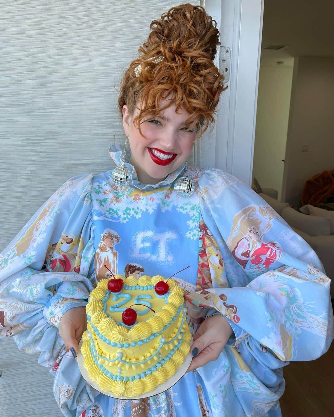 ブリー・キッシュのインスタグラム：「🍰✨」