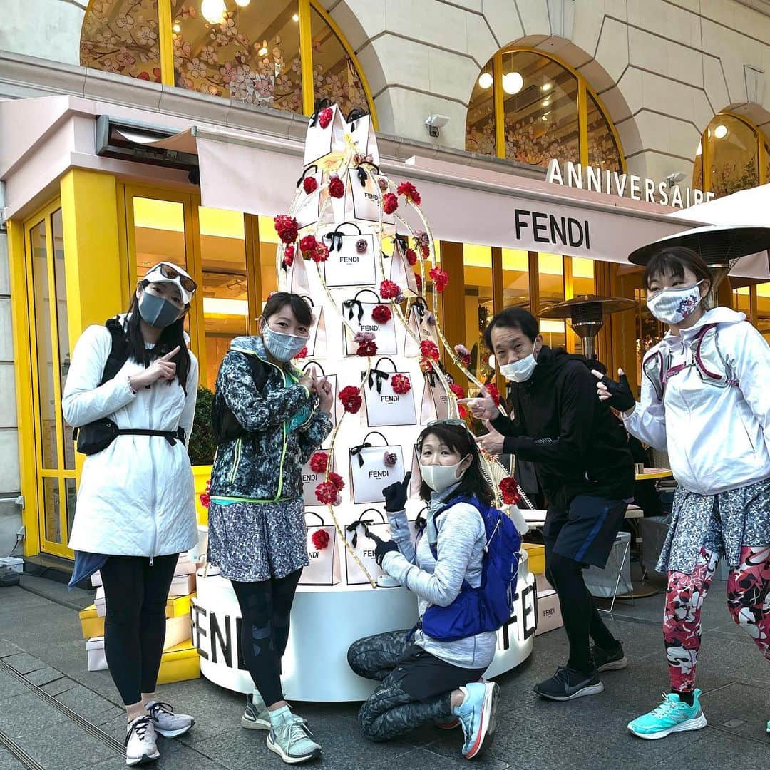 run+さんのインスタグラム写真 - (run+Instagram)「ちょこっと #チョコラン 落書き消しからのー合流🏃🏻‍♀️ 最後は改良湯♨️  #今日も良いランでした  #走った後のご褒美 というより #走りながらご褒美 😂  @rie_05251  2日間楽しかった😍ありがとうございましたー！！  @hitomi.103.run @nishino_3216 晶子さん、林さん、 短い時間でしたが、ご一緒できて楽しかったです♡  #いまわたしができること #runのために今できること #写ラン #写真で伝えたい私の世界 #走れるって幸せ #走れるって当たり前じゃない #ゆるラン #街ラン #街RUN  #ハシリマシタグラム #ハシリマスタグラム #igランナーズ #走るを楽しむ #写ラン  #ランニング好きな人と繋がりたい #ランナーさんと繋がりたい #igランナーズと繋がりたい  #RunForSmile #Runday #RunLovesLife #runstagram @runplus #aday」2月8日 6時31分 - runplus