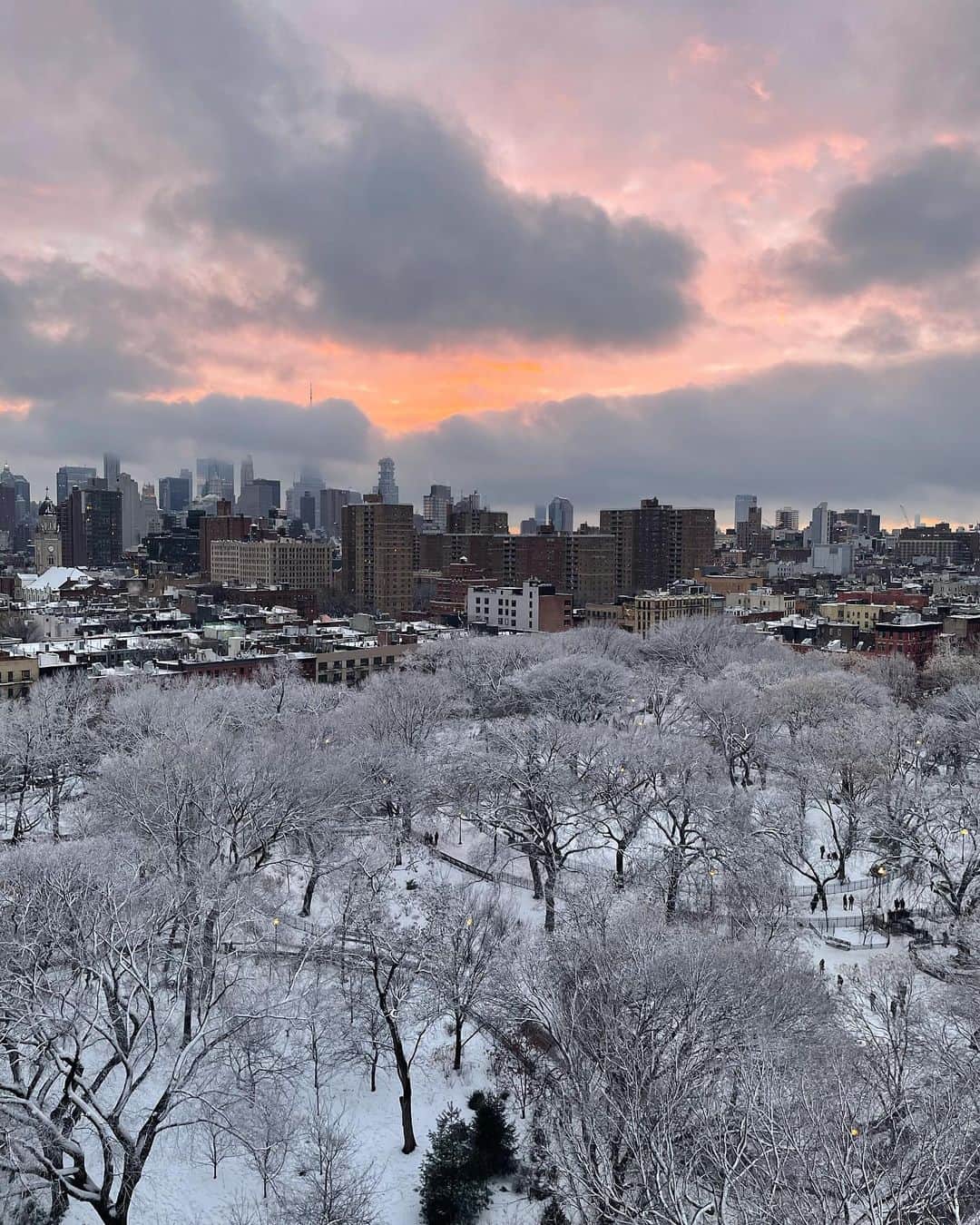 オランピアルタンのインスタグラム：「Pretty 💕🌨☃️🏂」