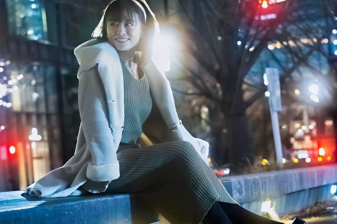 及川愛未のインスタグラム：「@hahilife さん📸 #shooting #撮影 #リクエスト撮影 #撮影会 #イルミネーション #夜景 #商用撮影 #写真展 #宣材写真 #プロカメラマン #丸ノ内 #東京駅 #lighting #サロンモデル #ブライダル #ウェディングモデル #ブライダルモデル　 #ポートレートしま専科  #ポートレート  #photography  #写真  #写真好きな人と繋がりたい  #写真撮るの好き人と繋がりたい  #portraitmodel #portrait  #東京カメラ部  #カメラマン募集  #ファインダー #ファインダー越しの私の世界  #followme ‪ ‬」