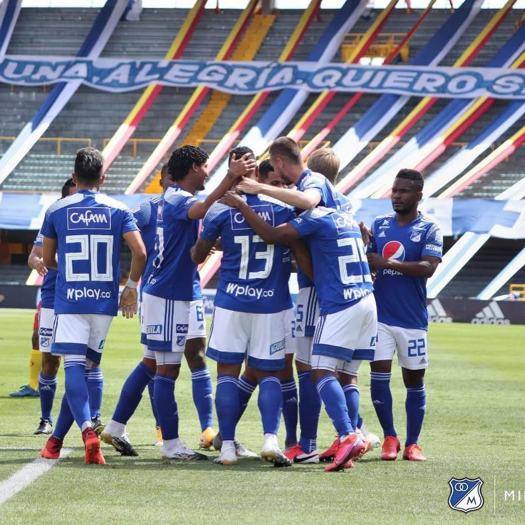 フレディ・グアリンさんのインスタグラム写真 - (フレディ・グアリンInstagram)「MUY FELIZ POR LA VICTORIA Y MI PRIMER GOL CON LA CAMISA DE MIS AMORES 💙... #vamosmillos  GRACIAS DIOS 🙏🏾 UN DÍA LO LOGRÉ  Seguimos 💪🏾 GRACIAS MUCHACHOS 😀 📷 @jefs_24」2月8日 7時55分 - fguarin13