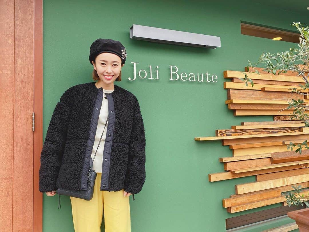 松本亜希さんのインスタグラム写真 - (松本亜希Instagram)「・ @jolibeaute.official で、よもぎ蒸し&ボディーのエステへ行ってきました♥️ この日は久しぶりに苦楽園店に行かせてもらいました！ 大好きなスタッフさん達と会えてめちゃ嬉しかった😍 千秋ちゃんの強めのマッサージが私は大好き♡ めっちゃ身体ほぐれるのに、翌日一切揉み返しも来ないのがすごい！ 指名もできるので是非！ ・ あまりにも身体ガチガチだったので、今月もう一回予約取らせてもらった。今から楽しみだなぁ〜😊 冬のよもぎ蒸しは、体の芯から温まって最高に気持ちいいし、マタニティエステやブライダルエステもありますよ🤰👰‍♀️👍 __________________________ #jolibeaute #ジョリボーテ #エステサロン #エステ#芦屋 #苦楽園 #beauty #マタニティエステ #ブライダルエステ #よもぎ蒸し#よもぎハーブ蒸し」2月8日 7時53分 - m_akiron