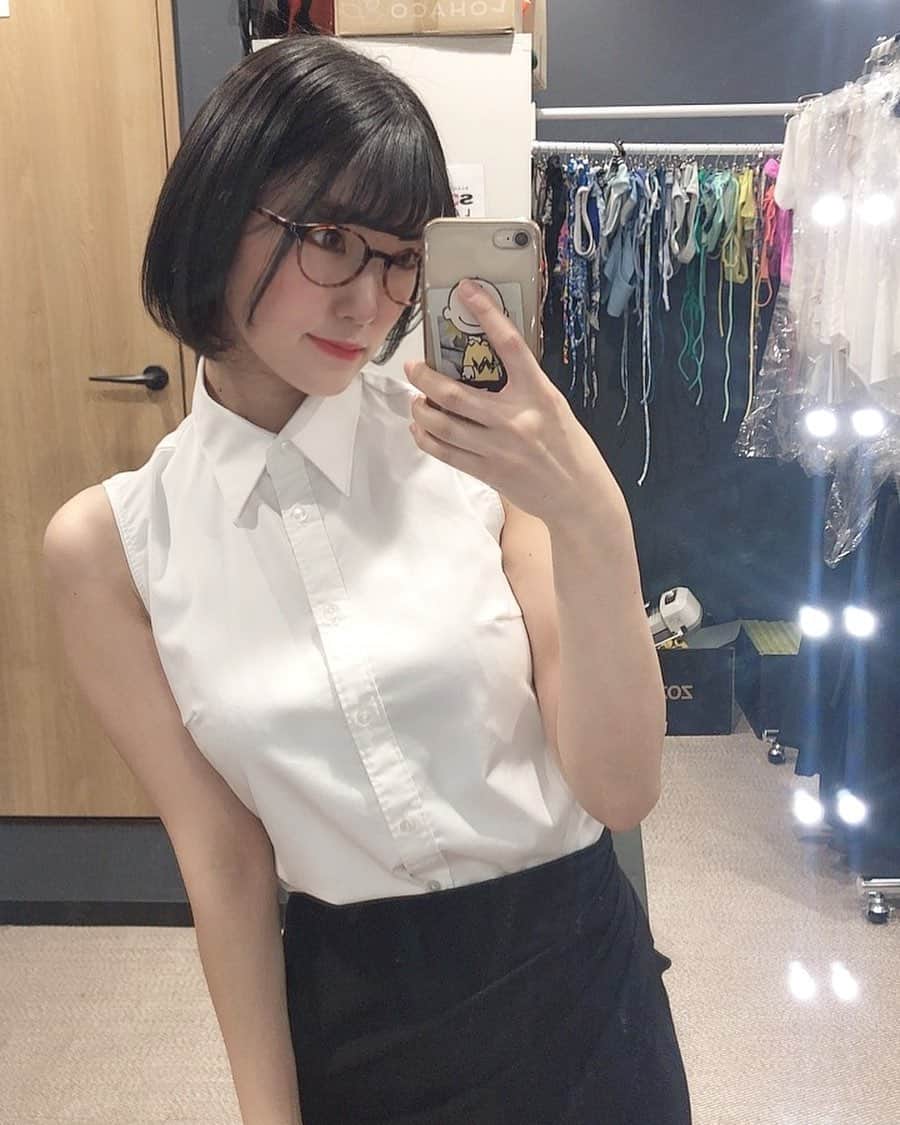 東条蒼のインスタグラム：「＊ ・ ・ 昨日はSODLAND 3Fに出勤させていただきましたー！！ ・ 会いに来てくださった方、とても嬉しかったです✨ありがとぅございました🙇‍♂️ ・ ・ 毎回出勤のたびに来てくださる方や、珍しく女性の方、インスタみました、はじめまして！って言ってきてくださる方もいて、、 ・ こんなご時世で来るのも大変なのに、ありがたいです🙏 ・ ・ おはなしがあまり上手じゃなくてごめんなさい。 話したいこと…全部話せました？？ ・ ・ もし、話し足りないとか、日程が厳しくて来れなかったとゆう方は、またいつか会いにきてください！！ ・ ・ 推せるうちに、ってやつです笑笑 ・ ・ あたたかいファンに囲まれて、幸せものです。ファンの方にお会いするたびに思います。 これからも東条蒼をよろしくお願いします🥺❤️ ・ ・ ・ #SODLAND #女子shainbar  ・ ・ #ファンディング #ラポルノファンディング ・ #撮影会#東条蒼 #クルーズグループ #セクシー女優 #av女優 #メガネ女子 #黒髪 #ショートヘア #あおたん　#teamメレンゲ #followｍe #following #japan #girl #photooftheday #tagsforlikes #instalike  #台湾 #香港 #粉我 #拍照 #照片 #人像攝影」