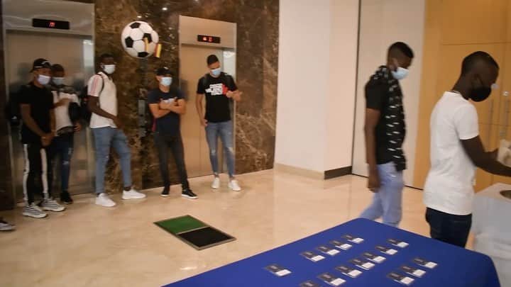 サッカー コロンビア代表チームのインスタグラム：「🎥 ¡Arranca el microciclo!   Nuestros primeros jugadores hicieron su llegada a la concentración de la Selección Colombia 💪  #VamosColombia 🇨🇴」