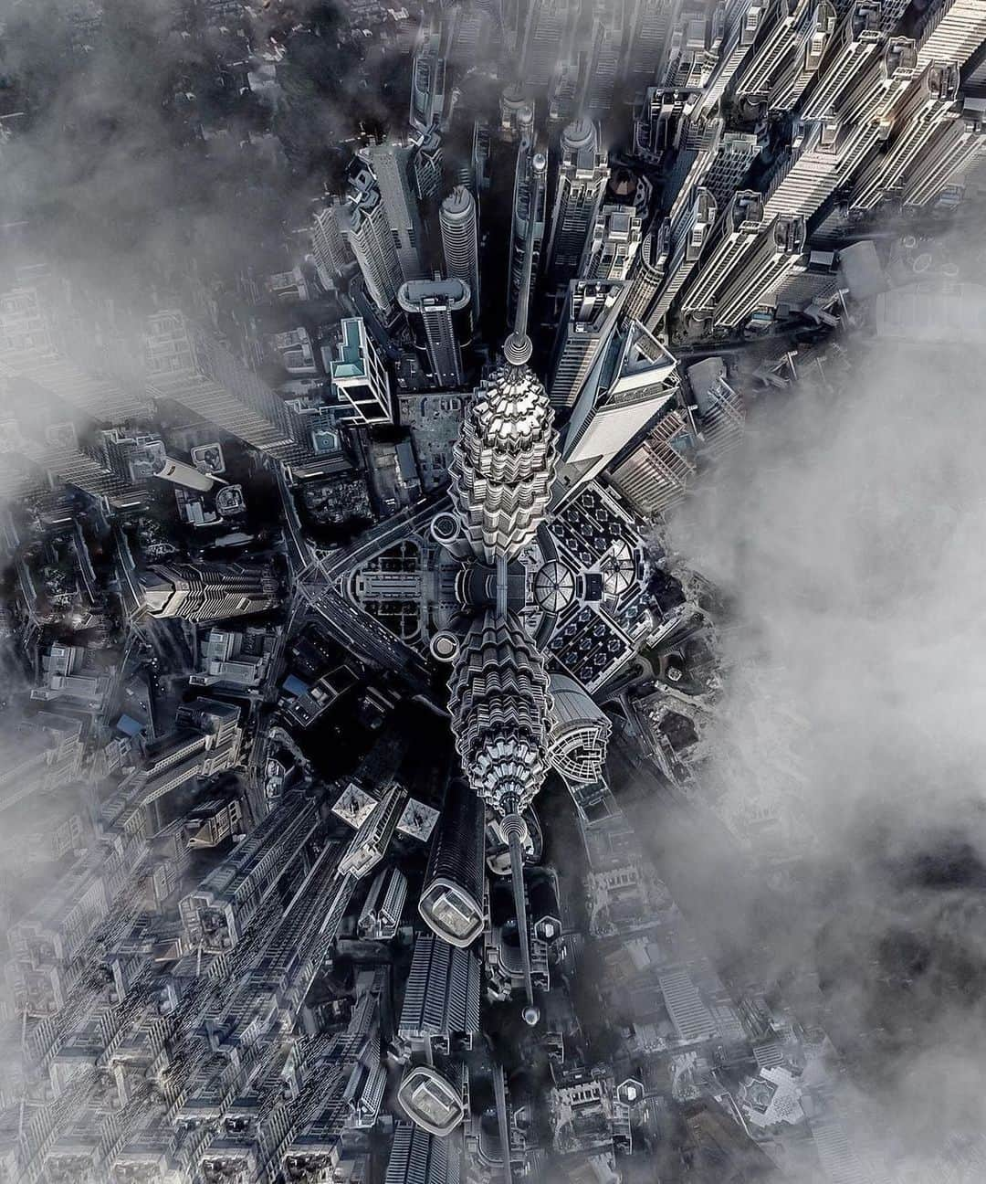 Instagramさんのインスタグラム写真 - (InstagramInstagram)「#HelloFrom the Petronas Twin Towers in Kuala Lumpur. 🏙☁️⁣ ⁣ We’re dreaming of these identical twin towers, the tallest pair in the world.⁣ ⁣ Photo by @nazahery」2月8日 8時10分 - instagram