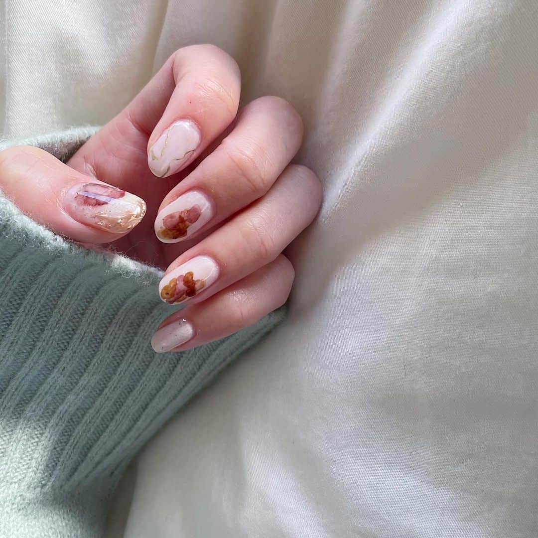 えりんこさんのインスタグラム写真 - (えりんこInstagram)「new nail💅 #erincoネイル #セルフジェルネイル #ニュアンスネイル」2月8日 8時48分 - erinco_____