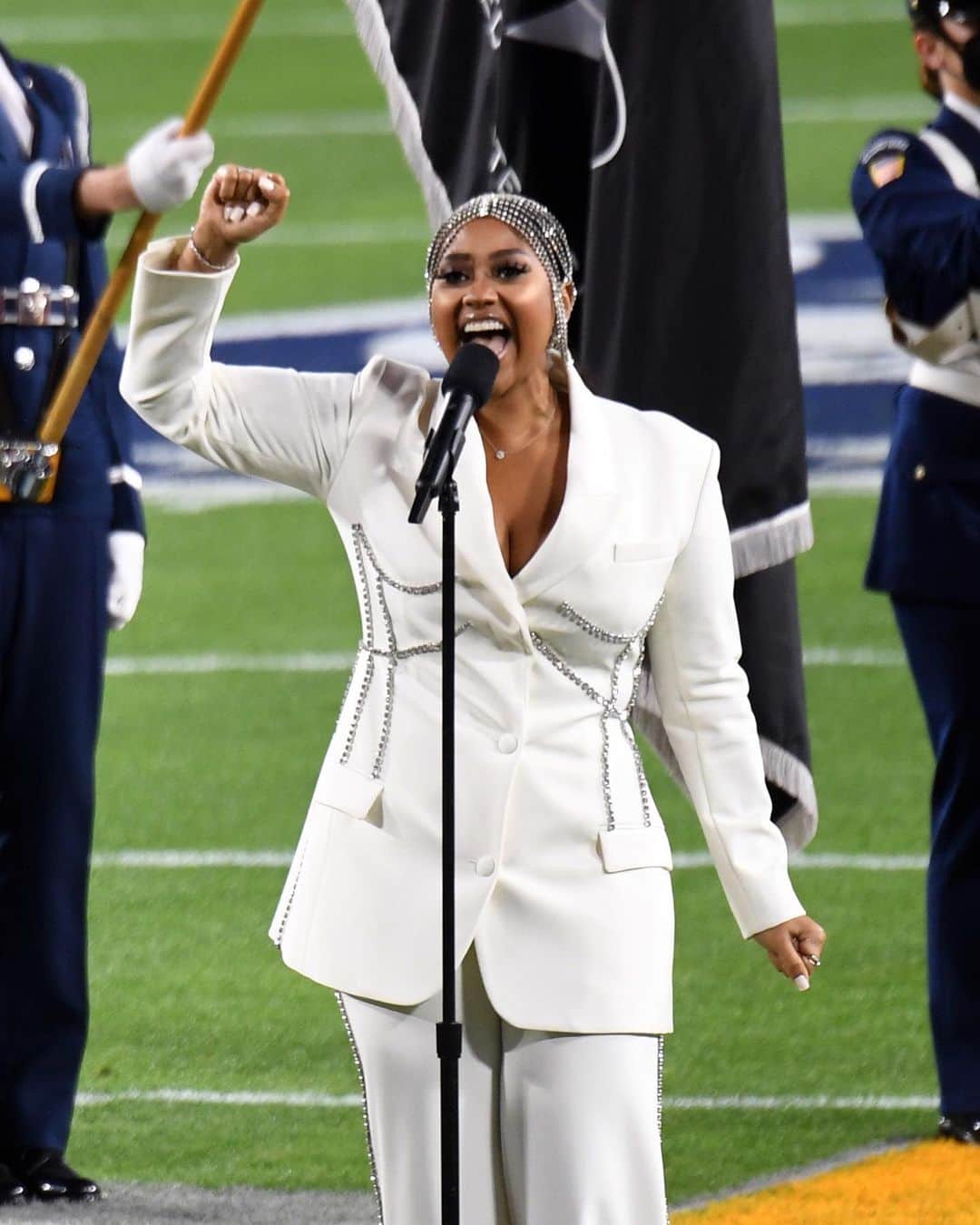 ASCAPさんのインスタグラム写真 - (ASCAPInstagram)「Our girl @jazminesullivan singing the National Anthem at the #SuperBowl 🎤 #SBLV」2月8日 9時02分 - ascap