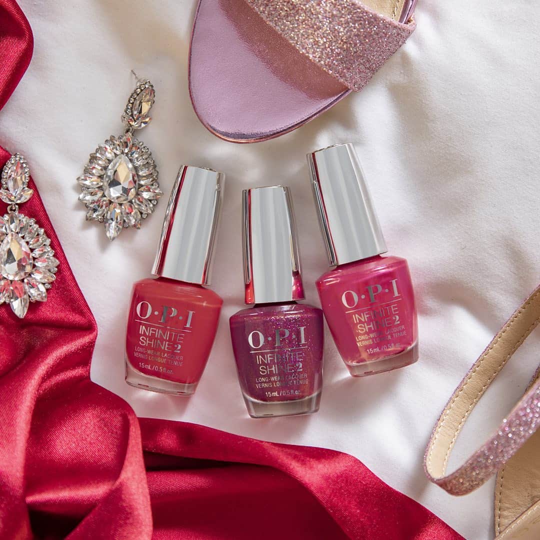 OPIさんのインスタグラム写真 - (OPIInstagram)「Stay in, get dressed up. 💅: #EmmyHaveYouSeenOscar, #ImReallyanActress, and #15MinutesofFlame,  Swipe to see these three shades up close 🔎  #ColorIsTheAnswer #RedNails #RedMani #PinkNails #PinkMani #ValentineNails #ValentinesInspo #OPIObsessed #ValentinesDay #NailTrends #TrendyNails #NailInspo #HollywoodVibes」2月8日 9時08分 - opi