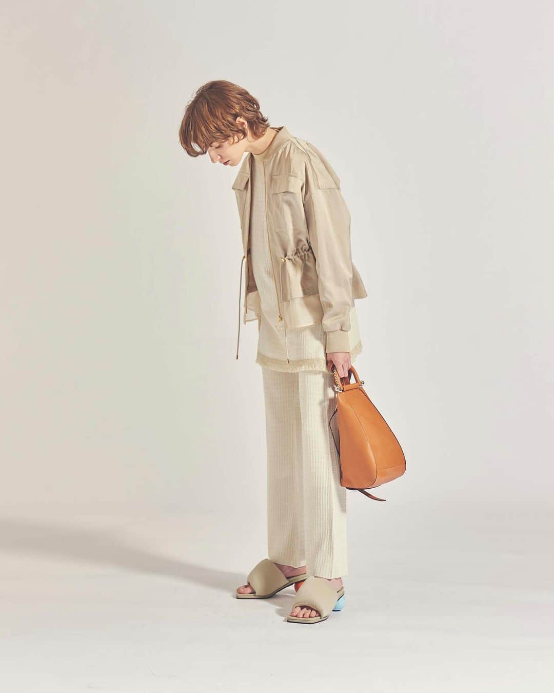 のインスタグラム：「SHEER DRAWSTRING BLOUSON ワークディティールを取り入れたシアー素材コンビのブルゾン。シアー素材の透け感がメンズライクなアウターに女性らしさをプラスします。  LOVELESS 2021 Springコレクション第一弾が2/10(水)より各ショップ及びオンラインストアで発売いたします。現在オンラインストアでは予約キャンペーンを開催中。  #loveless #21ss #loveless_women #loveless_select #springouter #springfashion #sheer #sheerouter  #newseason #newarrival  #ラブレス #ラブレスセレクト」
