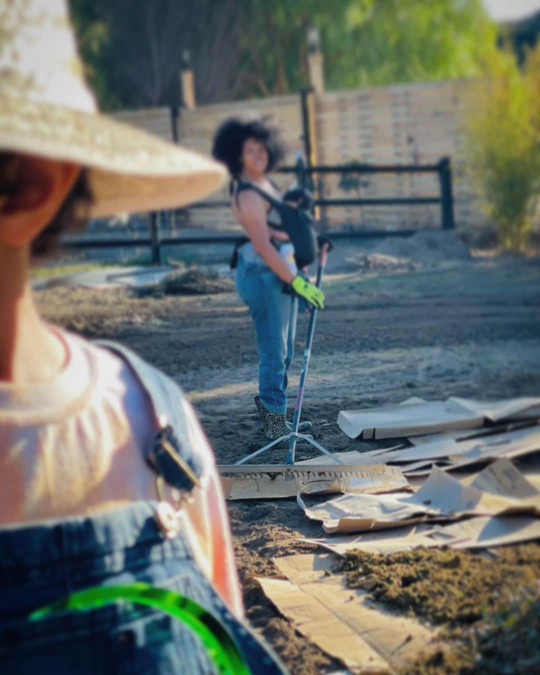 ケリスのインスタグラム：「SUNDAY FUNDAY GARDENDAY」