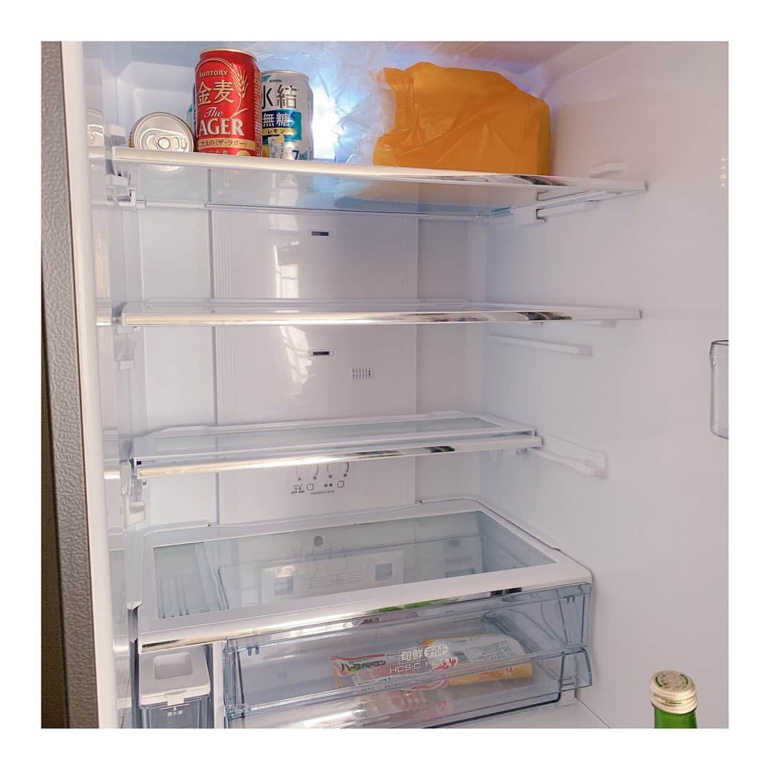 高松雪乃のインスタグラム：「冷蔵庫の中の食料が、ついにほぼ尽きましたので、5日ぶりに外へ出るとしますか😀近所のスーパーへ  メイクも久しぶり💄(マスカラはしなかったけど)  ふぅ、外緊張するうぅ〜〜☺️」