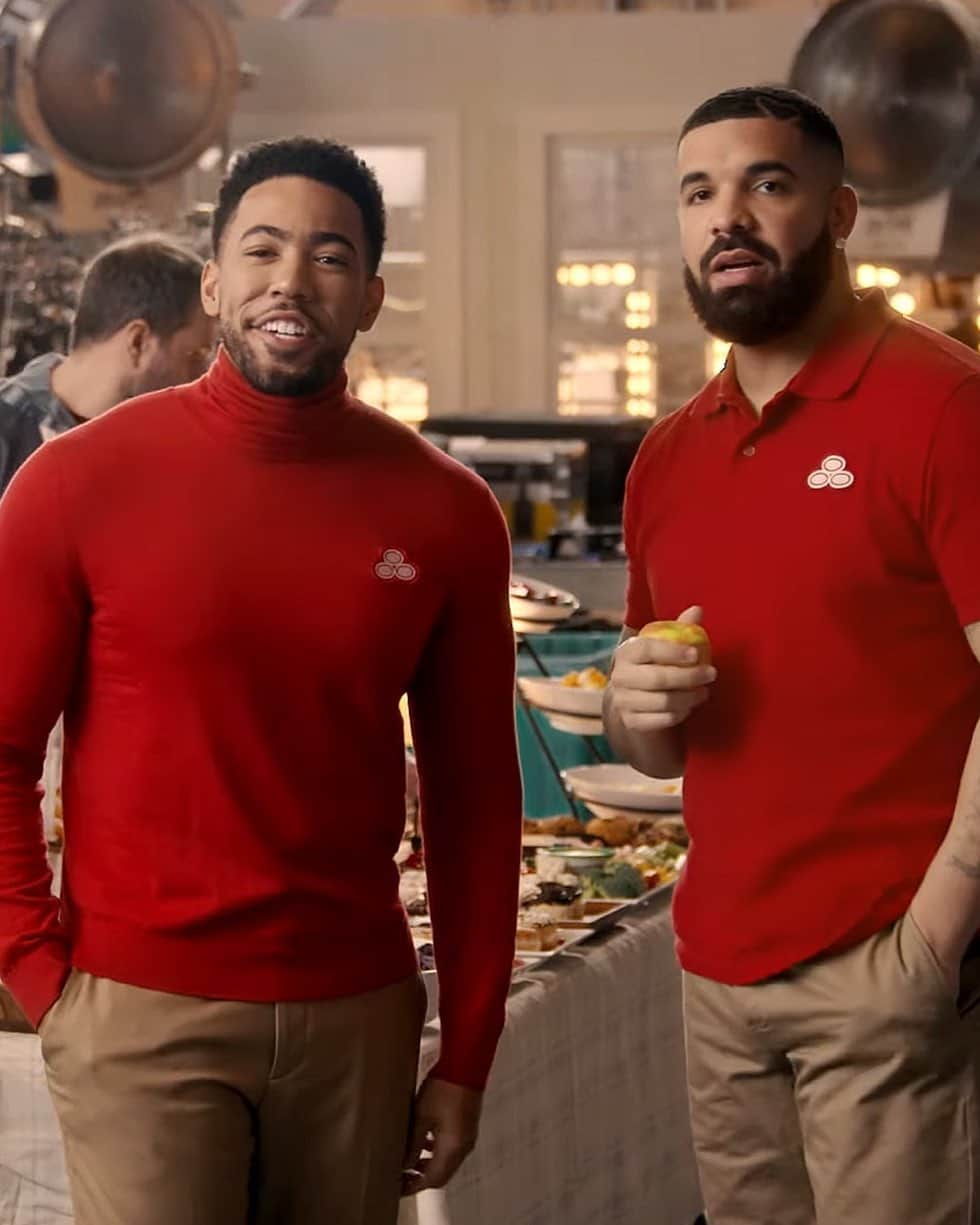 Just Jaredさんのインスタグラム写真 - (Just JaredInstagram)「Drake is now “Drake from State Farm” in a new Super Bowl commercial, also starring Jake from State Farm actor @kevinmiles and lots of other stars. Tap this photo at the LINK IN BIO to watch now. #Drake #StateFarm Photo: YouTube」2月8日 10時14分 - justjared