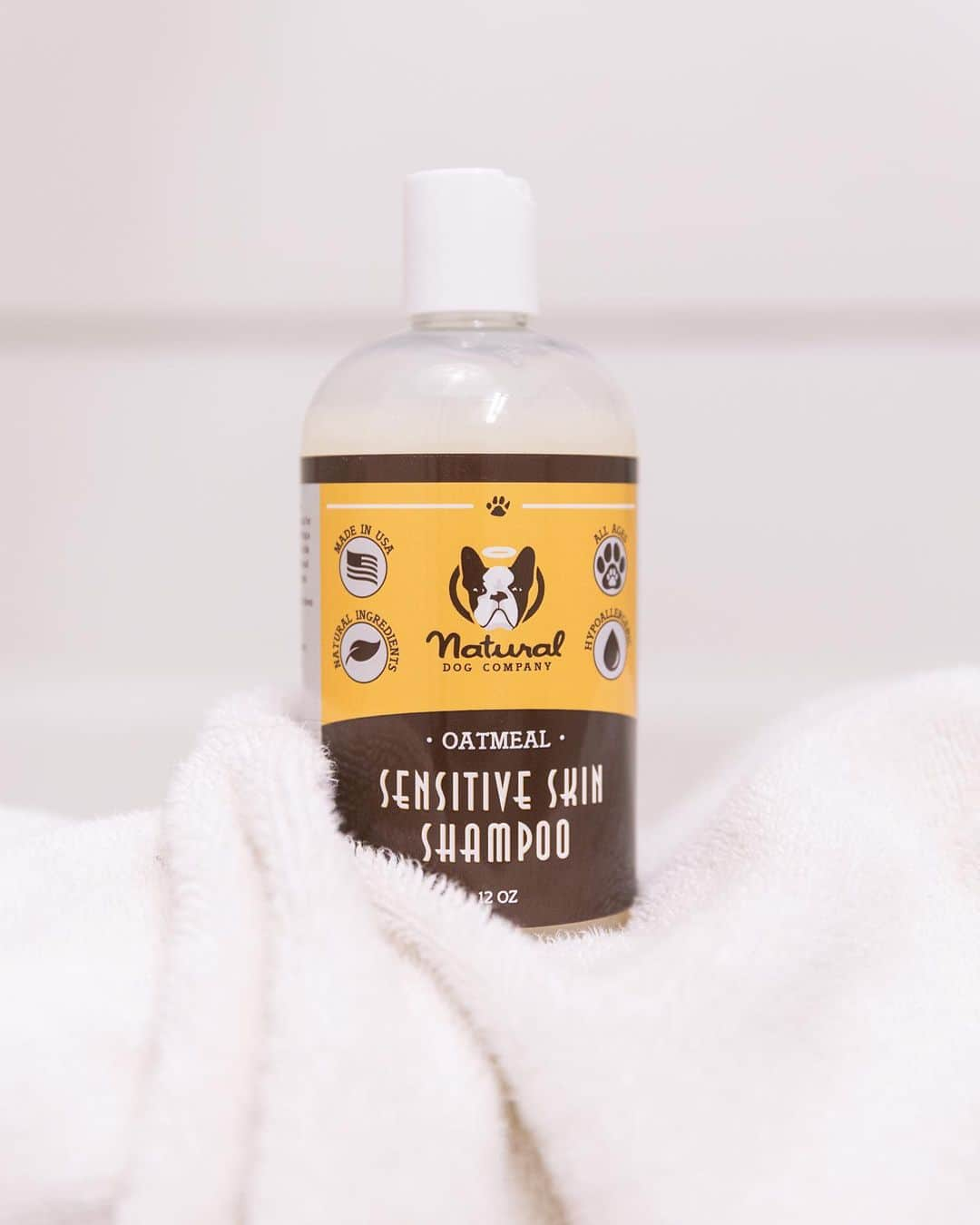 Pit Bull - Fansさんのインスタグラム写真 - (Pit Bull - FansInstagram)「Extra gentle care for extra sensitive pups. The #SensitiveSkin Shampoo from @naturaldogcompany is mild, soothing, moisturizing, and FREE of chemicals, fragrance, parabens, sulfates, detergents, etc. It includes oatmeal, which is perfect for soothing irritated skin. Now available in a liquid version as well! • • • ⭐ SAVE 20% off @naturaldogcompany with code PITFANS at NaturalDog.com  worldwide shipping  ad 📷: @lola.the.pitbull」2月8日 10時17分 - pitbullsfans__