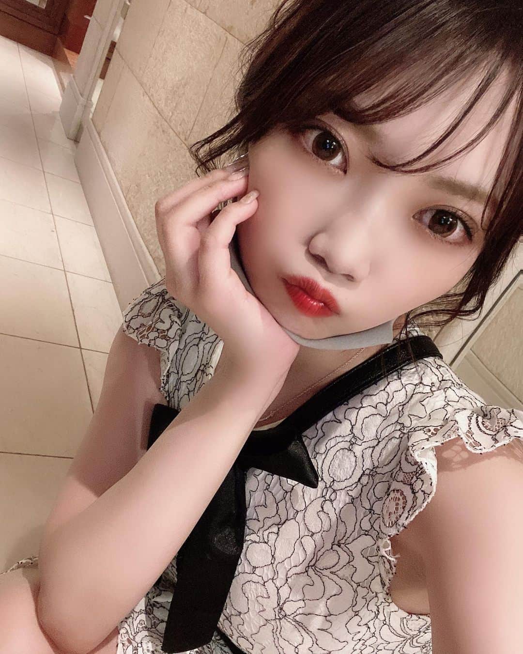 霜月芽衣のインスタグラム：「急なんですが、1週間後に アカウントに鍵かけるよ🔑   フォローしてなかった人は 今のうちにフォローしてね😊」