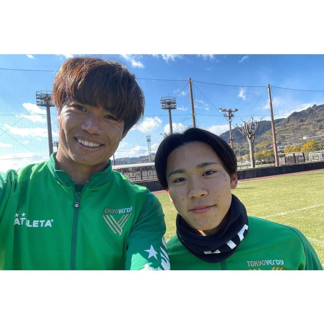 小池純輝さんのインスタグラム写真 - (小池純輝Instagram)「. 4人目はマヒ✨ 今年18歳、4月から高校3年生でチーム最年少！ 2003年生まれ。笑 日韓W杯の時には生まれていない😂 若い！可愛い！ . #阿野真拓 #jleague #jリーグ #東京ヴェルディ #verdy #soccer #football⚽ #football #footballplayer #サッカー #フットボール #サッカー好きな人と繋がりたい #小池純輝 #19 #⚽️ #東京 #tokyo #athleta #足球」2月8日 21時20分 - junki_koike