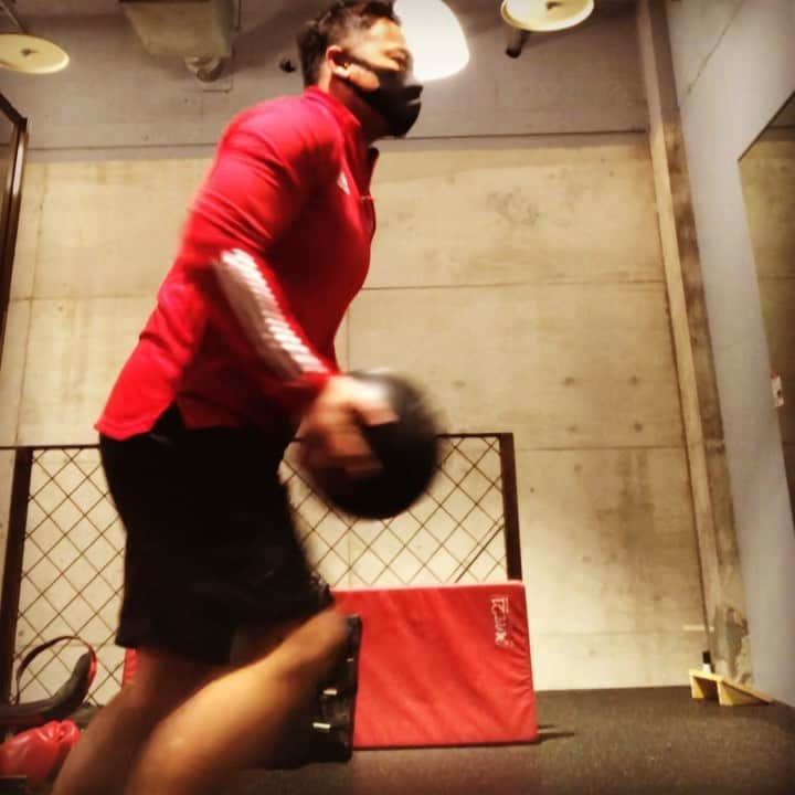 のインスタグラム：「#ファンクショナルランジ」