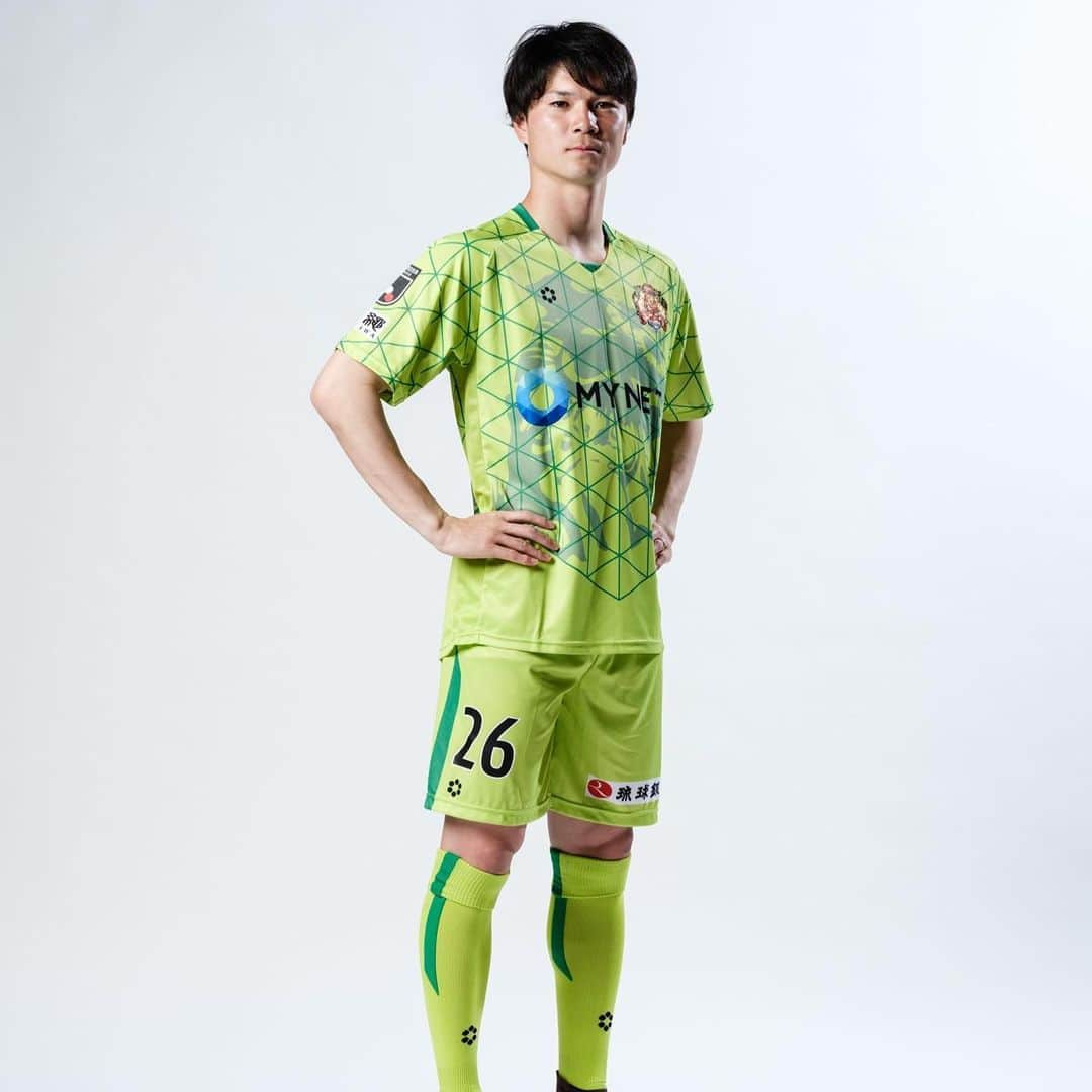 田口潤人のインスタグラム：「2021 season uniform 🔥🔥  #fc琉球 #fcryukyu #田口潤人 #ゴールキーパー #沖縄 #2021ユニフォーム」