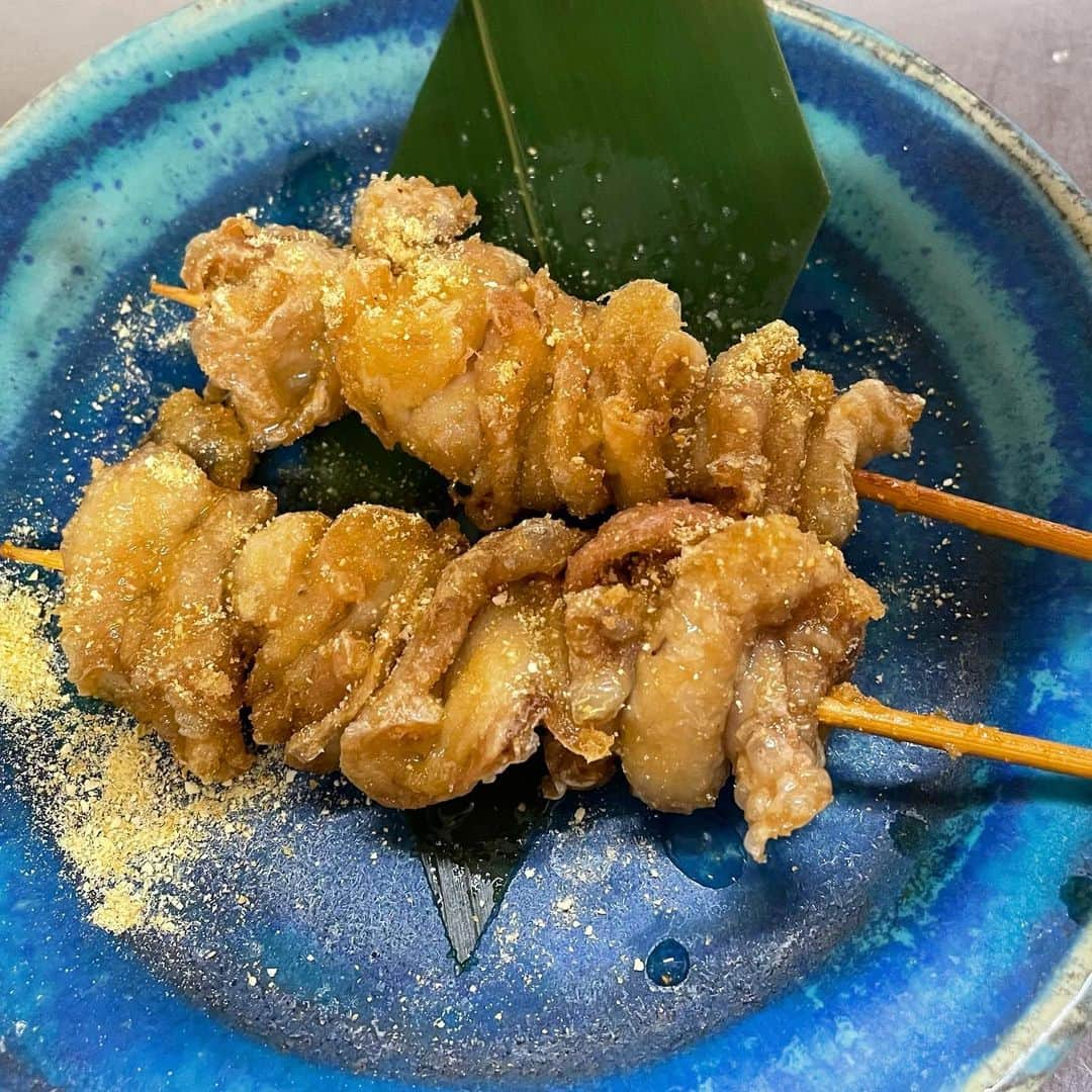 ゆずの小町 梅田店さんのインスタグラム写真 - (ゆずの小町 梅田店Instagram)「特製激うま鶏皮串☺️ #ゆずの小町　#梅田　#個室　#居酒屋　#ゆずの小町梅田」2月8日 19時50分 - yuzunokomachi_umeda