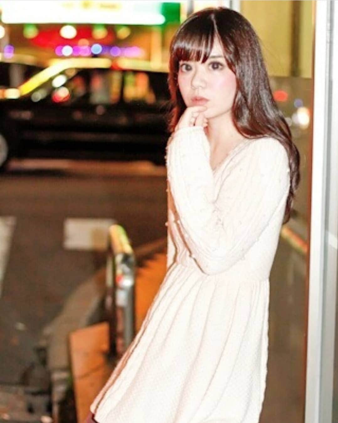 hoshizaki eriのインスタグラム：「. こんばんは♥ 冬の渋谷で撮影したときの👀📷️✨ . ずっとニットワンピ大好きです💗 最近はスカート丈も長くなったし パンツを取り入れるコーデも してみるようになりましたー✨(* >ω<) . ファッションはジャンルにとらわれず ←基本はフェミニンが好きですが 色んな感じのファッションに 挑戦してみています❣️✨🐰 またWEAR等にも載せますねー♥ . . @gu_for_all_  @ingnistore  #fashion  #ootd #cordinate  #コーディネート #撮影モデル #shooting  #ニットワンピース #ゆるスタイル #色んなジャンルに挑戦 #パンツスタイル #ロングスカート #knitonepiece #pinkpinkpink #渋谷 #フェミニンスタイル #韓国スタイル #GU #ingni  #tokyogirl #pleaselikeit #likebackalways #followme #followback #相互フォロー #오오티디 #코디 #패션스타그램 #맞팔」