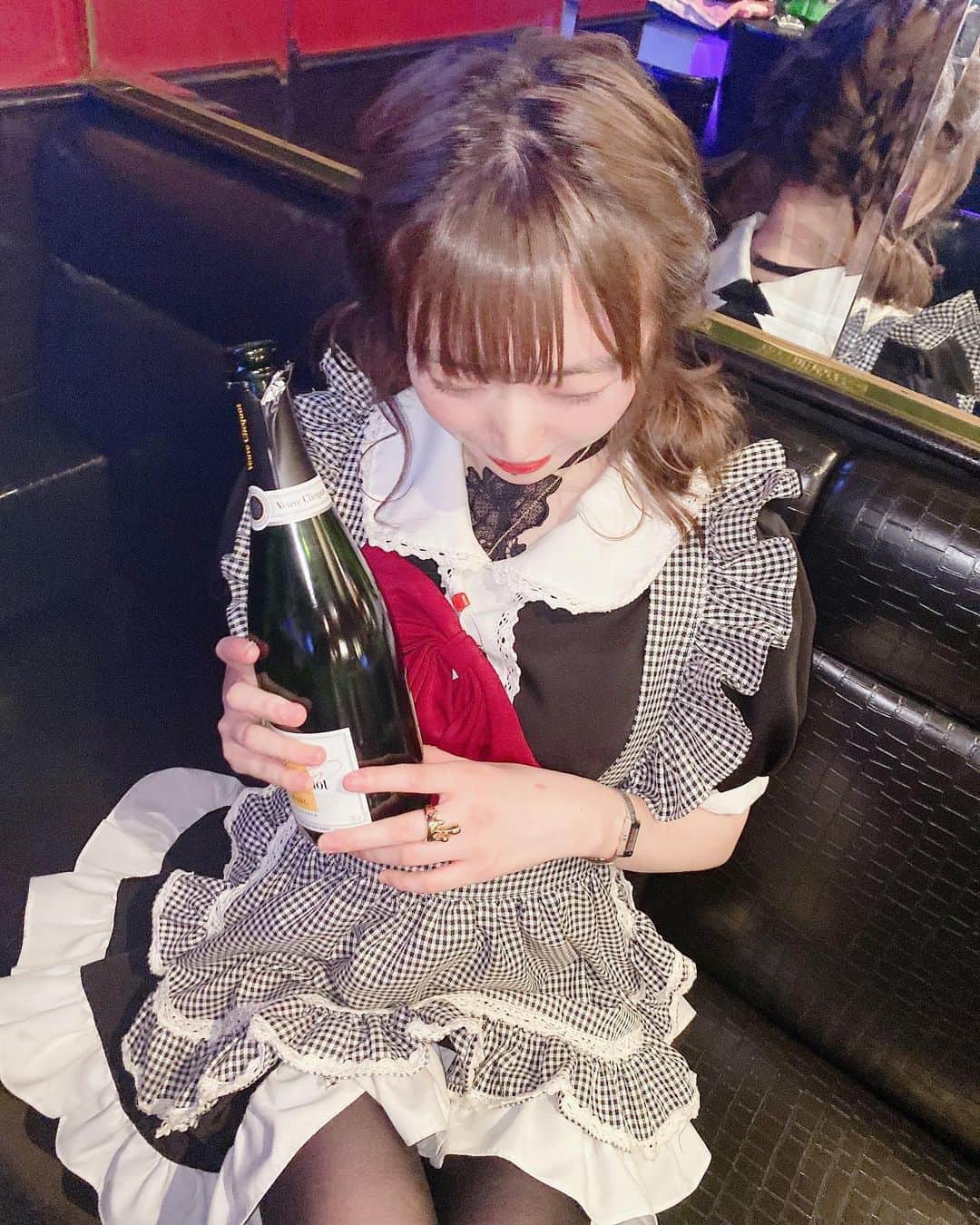 麻衣愛のインスタグラム：「バー　neon 誕生日ありがとうございます❤️みんなお祝いしてくれてありがとぅ。 ひめはいつもいつもみんなに愛されて幸せ！大好きだよー（ ; ; ）❤️ 久しぶりのみんなにもあえてうれしくてうれしくて...本当に愛してる。 幸せすぎるなあ。  ﻿ #ひめかわいい #最凶ロック　#グラビア　#グラビア﻿ #グラドル　#ひめかわいい　#portrait﻿ 🇺🇸 #Cosplayer #Idol #Model #follow  #follome #Japanese ﻿#コンカフェ #kol ﻿ ﻿ 🇨🇳 #自拍　#角色扮演 #偶像 #模型 可爱 #关注  #关注我 #关注者 #日语 ﻿ ﻿ ﻿ 🇰🇷 #셀카 #코스프레 #아이돌 #모델 #귀여운 #팔로우 #나를따르라」