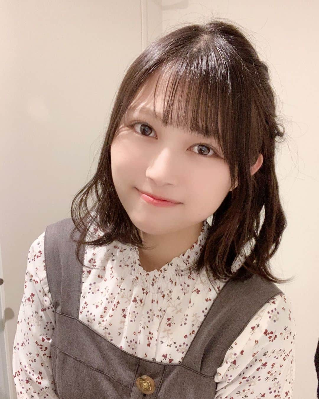 望月ひかりさんのインスタグラム写真 - (望月ひかりInstagram)「巻き巻き〜！🥰  #アイドル #地下アイドル #ショートヘア #ショート女子 #ボブ #idol #黒髪ボブ #乃木坂46 #日向坂46  #fff #f4f #l4l #lfl #写真好きな人と繋がりたい #model #フォロー返し #tokyo #followｍe #ootd #likeforlikes #坂道好きな人と繋がりたい #followforfollowback #japan #いいね返し #自撮り #自撮り女子  #뷰티스타그램 #메이크업 #얼스타그램 #아이돌」2月8日 20時04分 - hikaringo_mochizuki