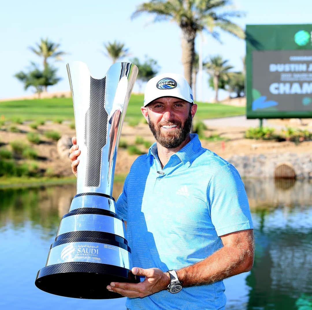 ウブロさんのインスタグラム写真 - (ウブロInstagram)「#HublotAmbassador, no. 1-ranked golfer in the world @djohnsonpga takes home the third Saudi International this weekend by shooting 15-under-par! #DustinJohnson has been a dominant figure at the Saudi International, winning the inaugural championship in 2019 and finishing runner-up in 2020. #HublotLovesGolf #BigBangGolf」2月8日 20時08分 - hublot