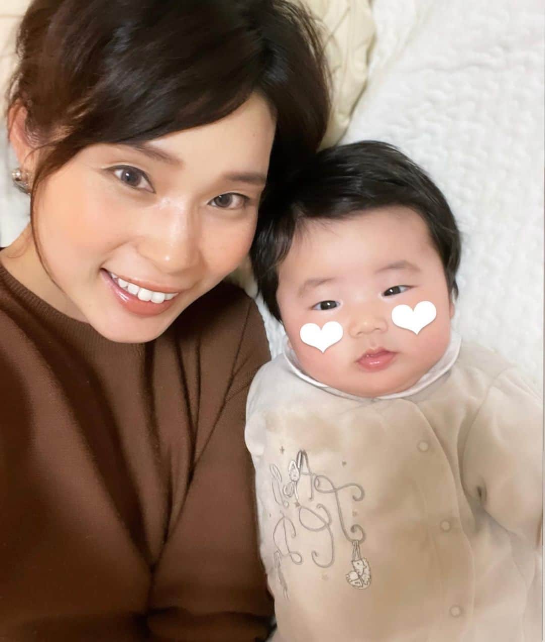 三佐和あやのインスタグラム：「今日もお疲れ様でした😌 ぱくちゃん そろそろ 3ヶ月になるよ〜  #3months  #ママ #月齢フォト #月齢ロゼット #スマイル育児 #育児日記 #ママリ #赤ちゃん #ベビフル #ベビー #ベビスタグラム #親バカ部 #親バカ #親バカ部ig_baby #令和2年ベビー#コドモダカラ#コズレ #コドモノ#子育て#ベビライフ #ままのて #たまひよ #赤ちゃんのいる暮らし#育児アカウント#成長記録#おんなのこママ」
