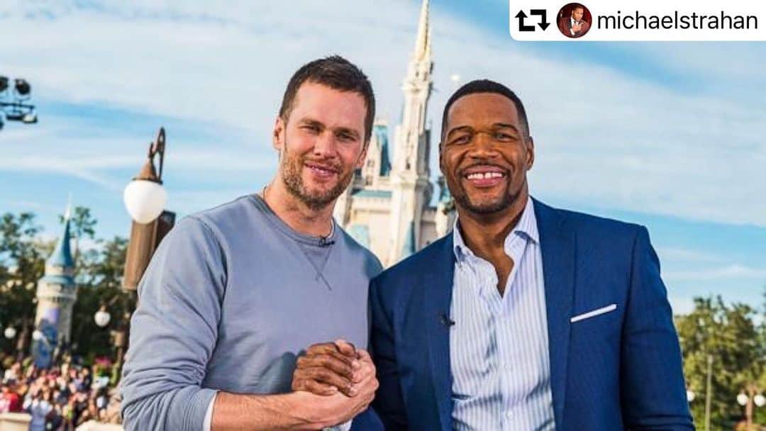 Good Morning Americaさんのインスタグラム写真 - (Good Morning AmericaInstagram)「#repost @michaelstrahan ・・・ Congrats on #7 to my man @tombrady. There is nothing he can’t do!!! Unbelievable performance by him and the Bucs!  #SBlV #Goat」2月8日 20時23分 - goodmorningamerica