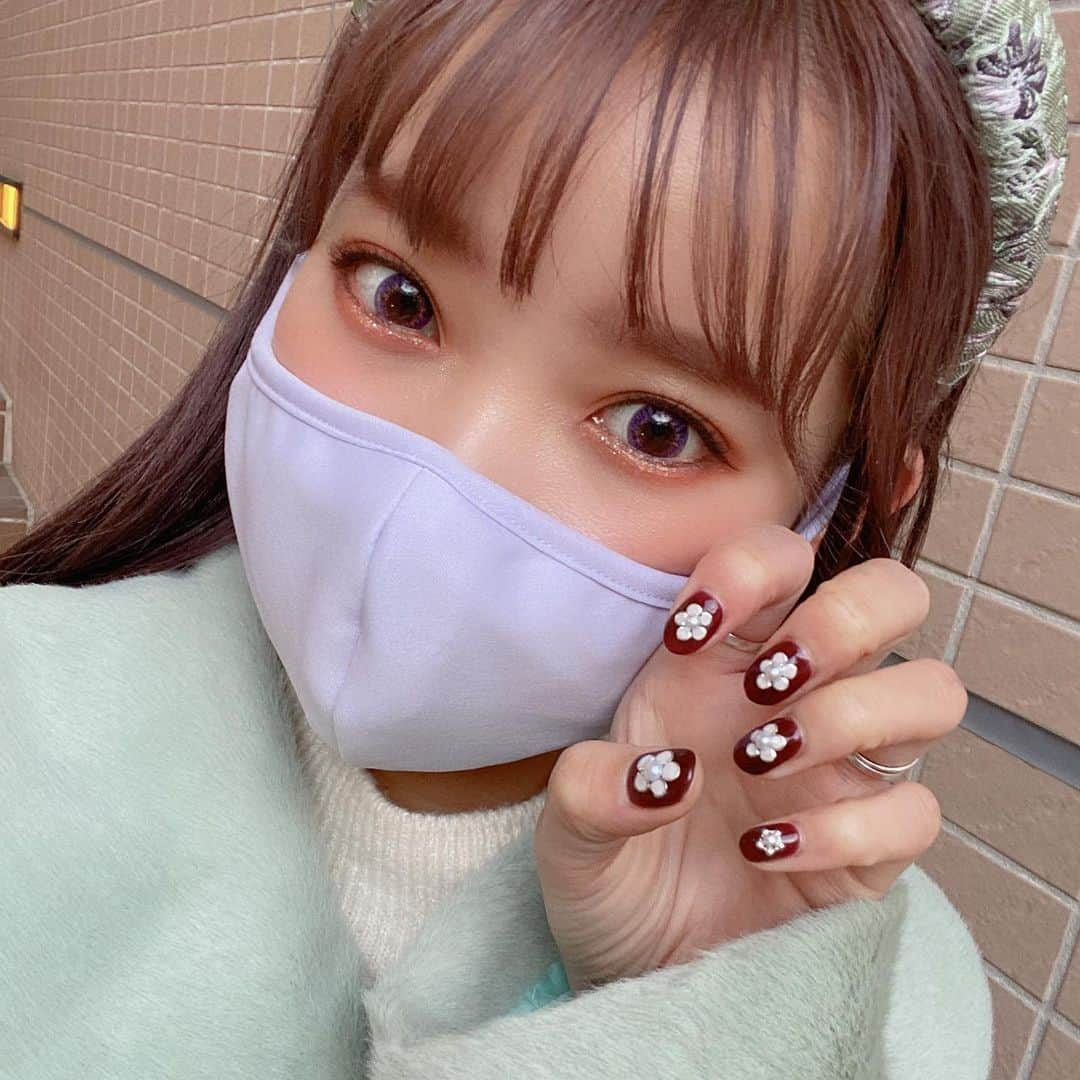 mimさんのインスタグラム写真 - (mimInstagram)「バレンタインが近いのでチョコ色ネイル💅🍫(でも男ウケ狙ってない) 今回もめちゃくちゃ可愛くしていただきありがとうございました！  ちなみにマスクはYouTubeのTUで紹介したPUFF MASK(いいから普段から使ってる)  #mim_nail」2月8日 20時30分 - mim_11_11