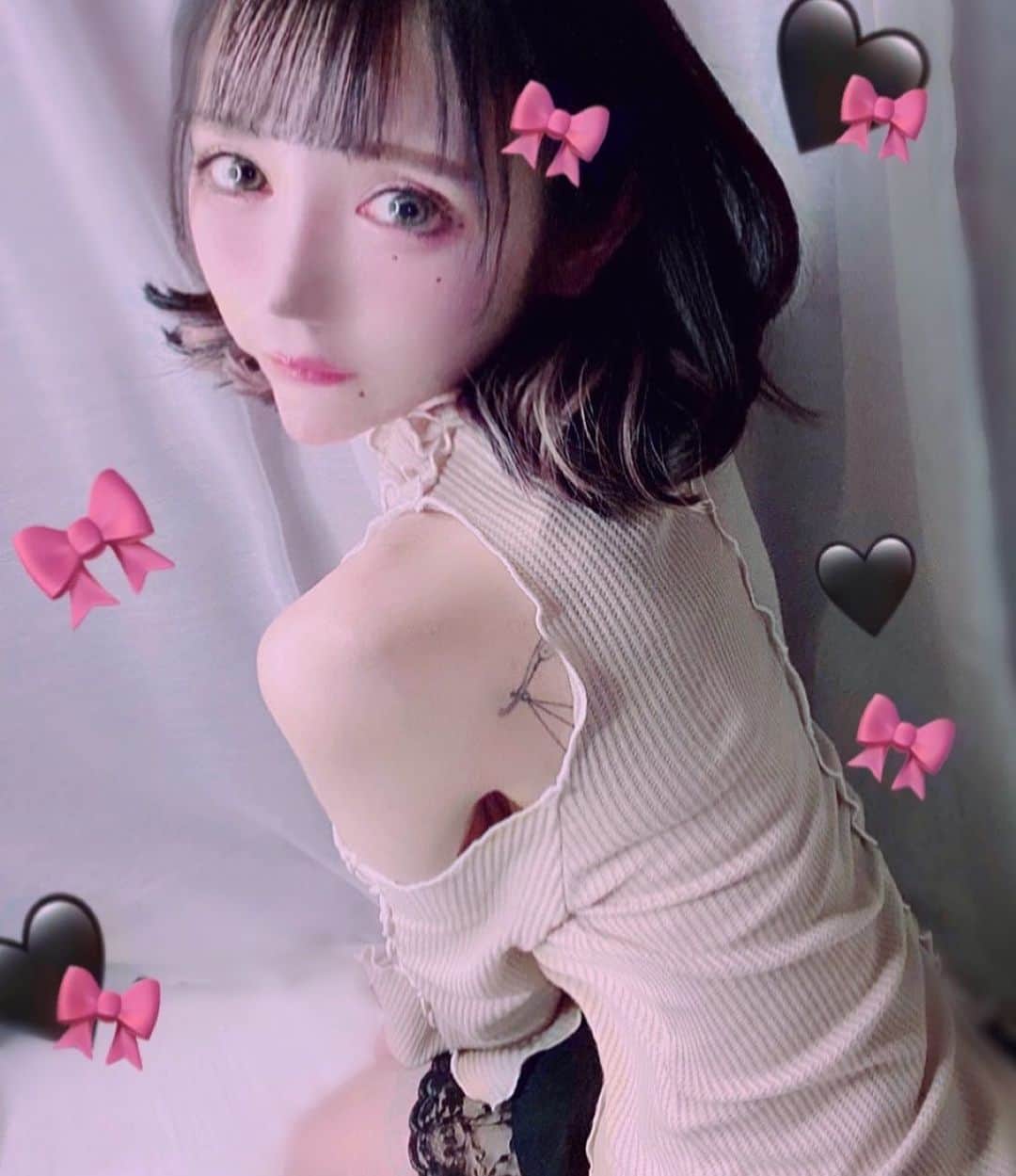 椿えれなのインスタグラム：「它将永远持续下去，生活游戏()🧩🖤」