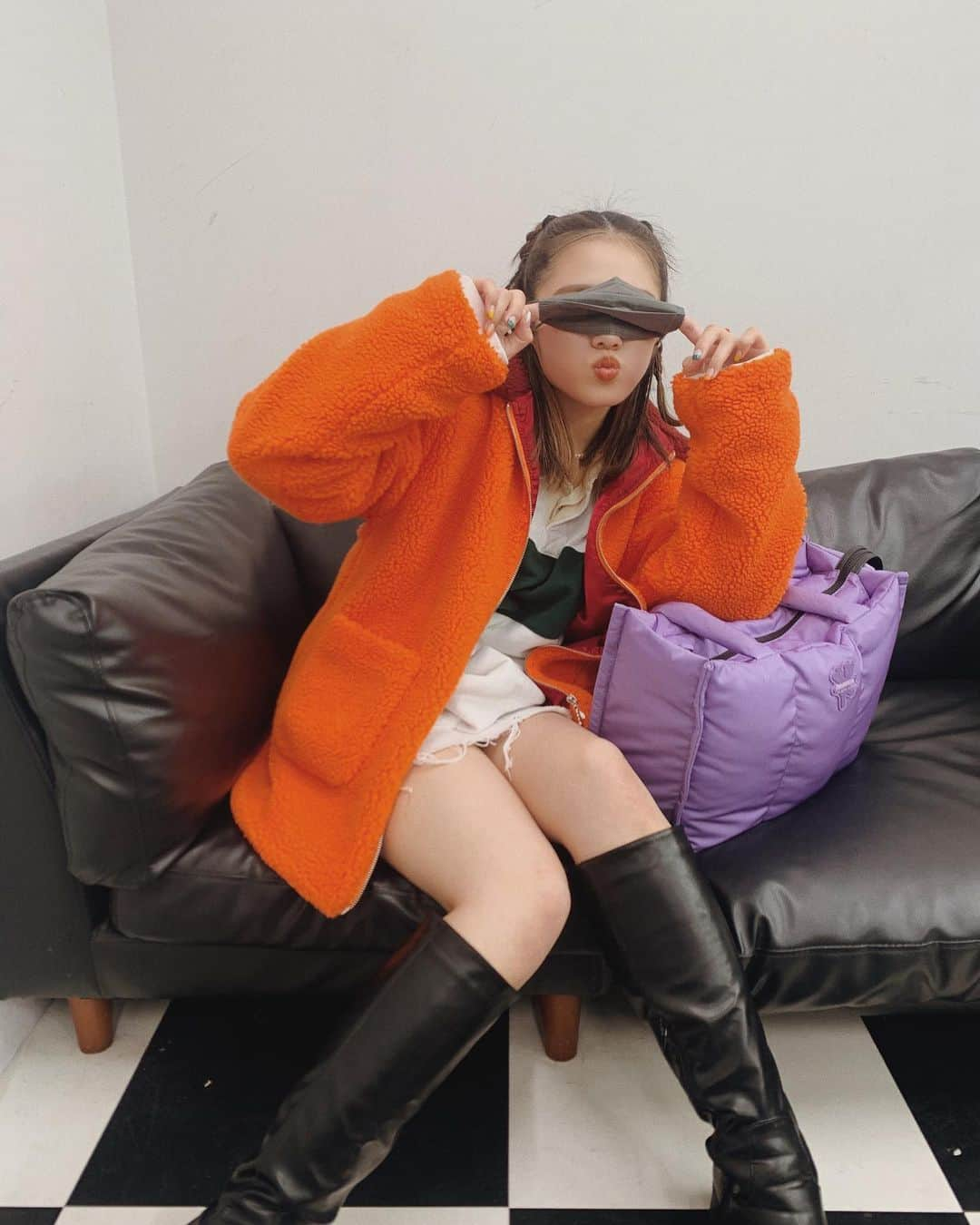 RUNA（竹田瑠奈）のインスタグラム：「久しぶりにライブしたら欲が出てきて喋りたくなっちゃうよね🧸2/14のzoomイベント是非参加してね🍯喋ろ🥺🥺🥺あなたのイメージに合わせてブレスレットも手作りしちゃゥゥ⤴︎⤴︎⤴︎⤴︎⤴︎⤴︎  #申込はプロフィールのURLから #質問はコメント欄へ」