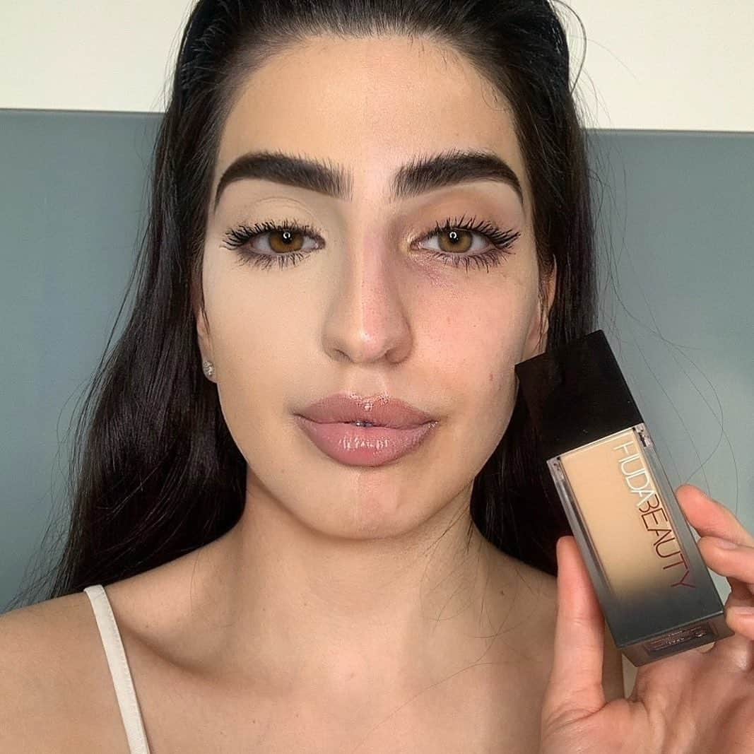 Huda Kattanさんのインスタグラム写真 - (Huda KattanInstagram)「So GORGG!! Thanks for sharing your #fauxfilter luminous matte thoughts my love @medusabeautyy ❤️ We heard you guys and made this new & improved #fauxfilter for YOU!!! ⠀⠀⠀⠀⠀⠀⠀⠀⠀ #repost @medusabeautyy WITH and WITHOUT @hudabeautyshop #fauxfilter Luminous Matte Foundation 😍 using cashew and amaretti in combination to get the perfect shade for my skin. Look at the bomb coverage it covers every single area on my face which gives me a perfect filter finish 🙏♥️🙌🏻 I love it so so so so much !!!」2月8日 21時01分 - hudabeauty