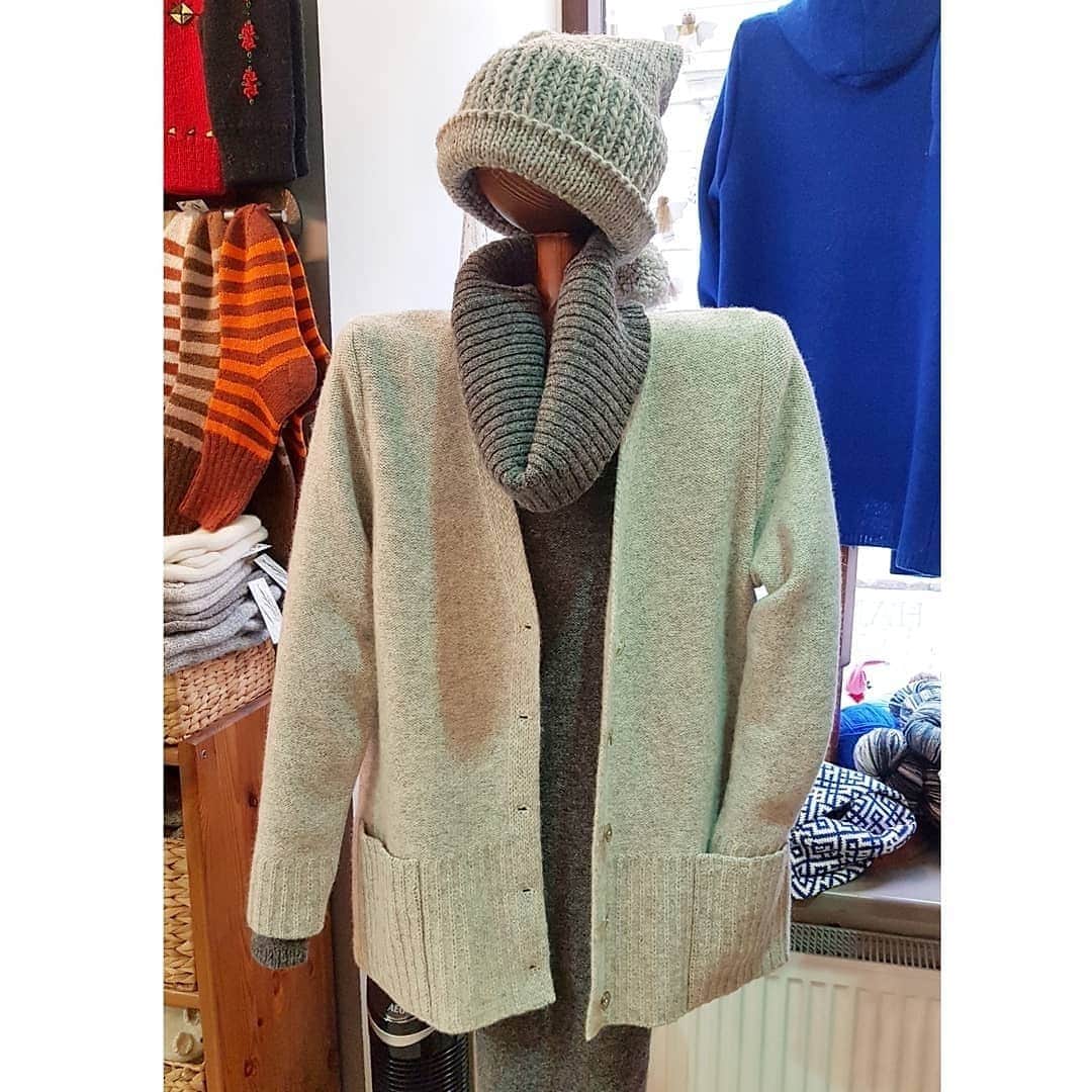 ティネスのインスタグラム：「"Hannah" jacket on buttons and with pockets. Very lovely and cosy design for winter hibernation mode 🐻❄ You can order size and color you like.  WWW.TINES.LV WORLDWIDE SHIPPING」