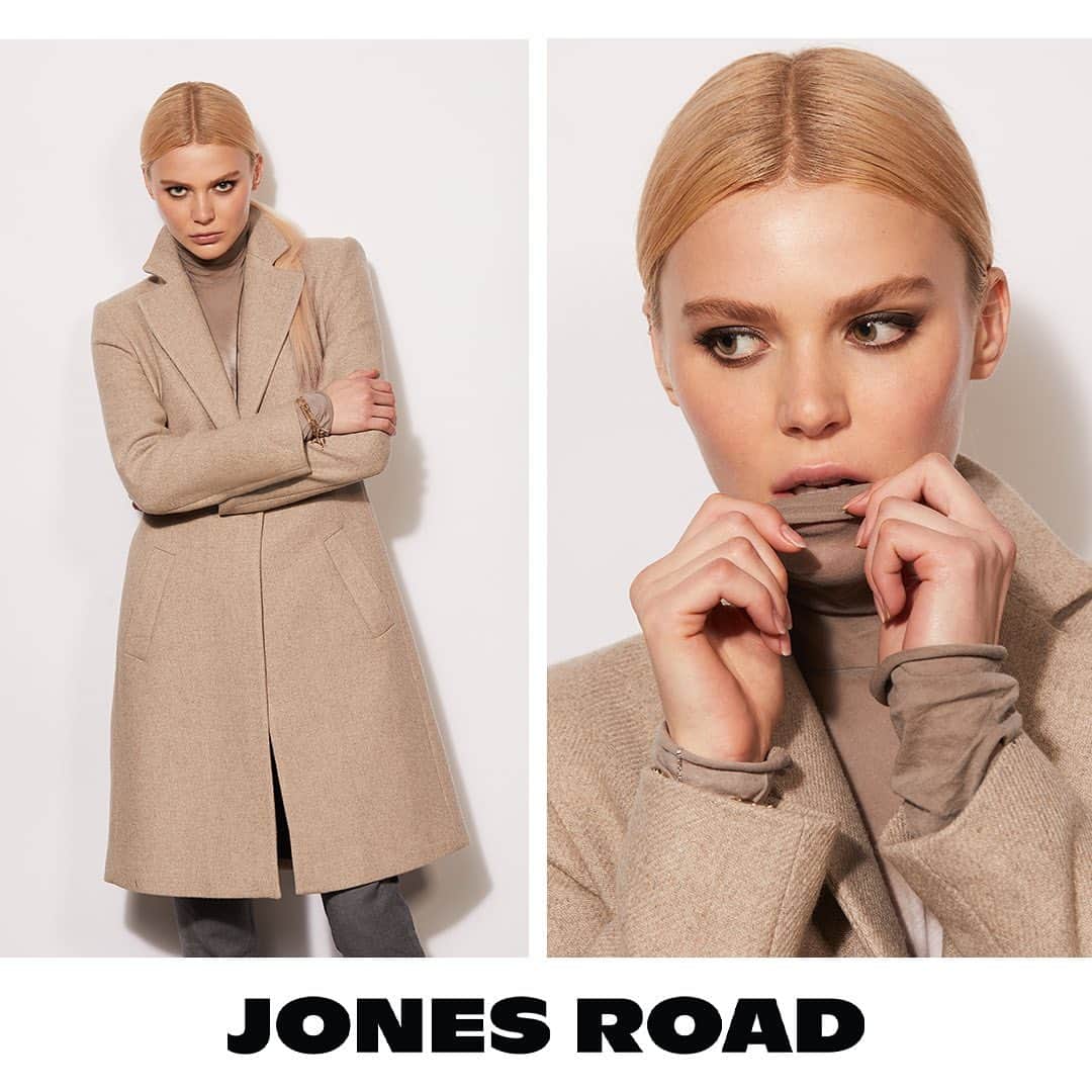 ボビー・ブラウンのインスタグラム：「Good morning. Remembering when we used to dress up a little for the office or biz lunch. At least we can use a little makeup to lift our spirits. @jonesroadbeauty Photo @benritterphoto hair @hervecb styling @allierosetba makeup by me and @susanacanario」