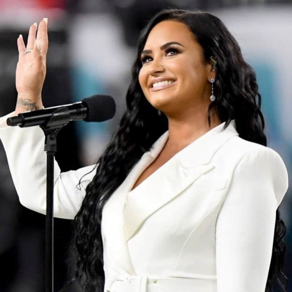 ポール・ノートンさんのインスタグラム写真 - (ポール・ノートンInstagram)「I loved last years SUPERBOWL glam so much on @ddlovato w/ #hair by Me @leobypaulnorton using @igkhair #makeup by @jillpowellglam #styling by @luxurylaw」2月8日 12時28分 - paulnortonhair