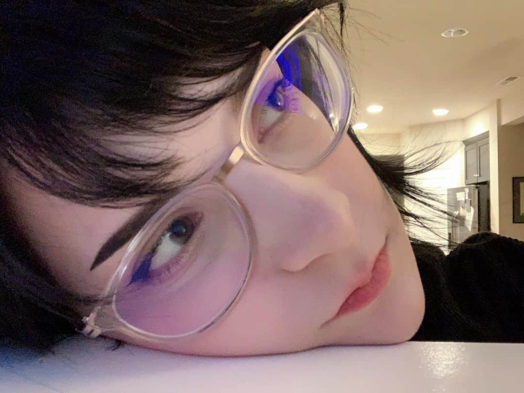 Tessaさんのインスタグラム写真 - (TessaInstagram)「Thinking abt food 🍲」2月8日 12時28分 - hiso.neko