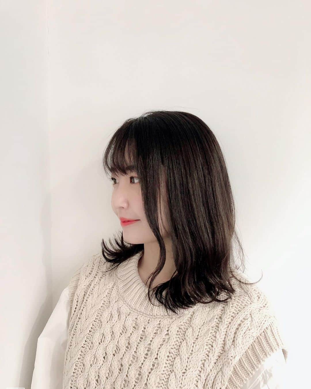 惣田紗莉渚のインスタグラム：「美容院でトリートメントとカット☺︎ 前髪が扱いにくかったんだけど、 いい感じにしてもらえて助かりました☺️✂︎ #maisonbylittle #リトルヘアサロン」
