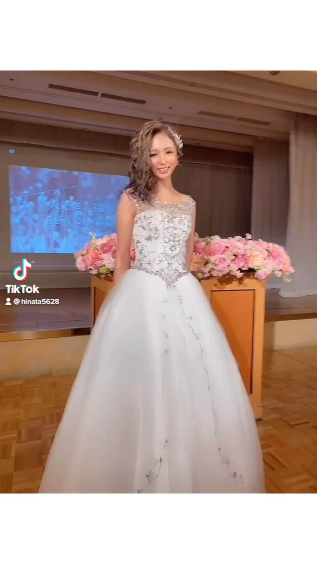 藤咲ひなたのインスタグラム：「バルセロナ表彰式  P&J 札幌市中央区南４条西３丁目 N-プレイスビル 5F 011-518-1444 💋藤咲ひなた💋  #バルセロナグループ #キャバ嬢 #キャバクラ #北海道 #札幌 #すすきの #美女 #美人 #美容 #ラウンジ #ガールズバー #飲み屋 #水商売 #呑み #キャバ #かわいい女の子 #さっぽろ #ニュークラ嬢 #ポケパラ #ナイツ #ニュークラ #すすきのグルメ #札幌観光 #likeforlike #follow4follow #ドレス #シャンパン #キレイ #ニュークラブ #PJ」