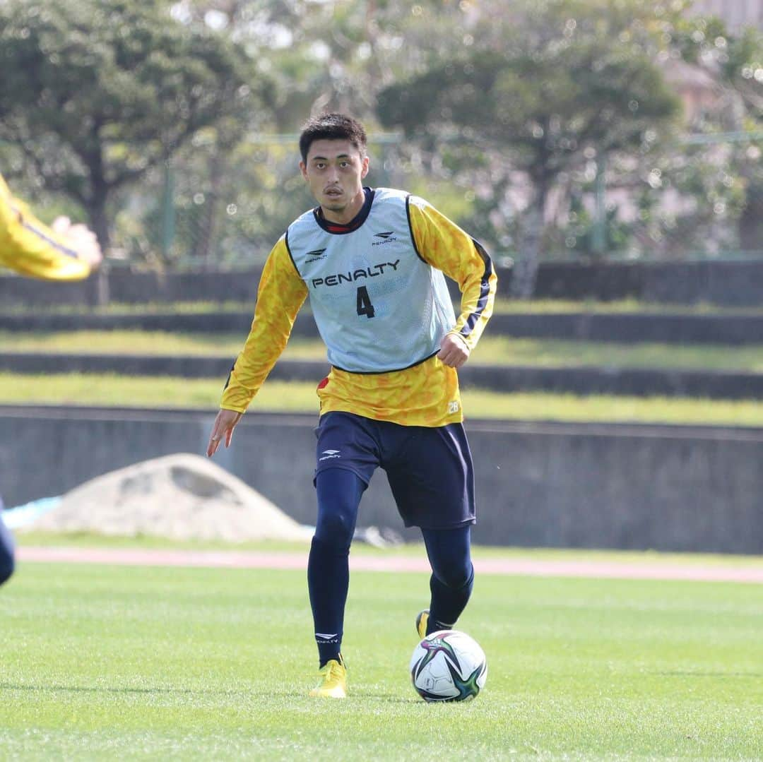 ギラヴァンツ北九州さんのインスタグラム写真 - (ギラヴァンツ北九州Instagram)「. 沖縄キャンプ2日目⚽️ AMトレーニング . #giravanz #ギラヴァンツ北九州 #ギラヴァンツ #北九州 #jリーグ #j2 #沖縄キャンプ」2月8日 13時13分 - giravanz_kitakyushu