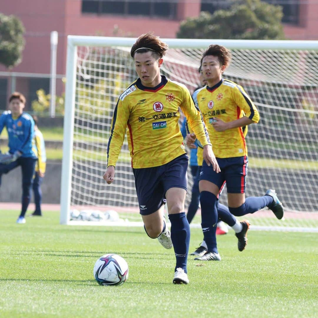 ギラヴァンツ北九州さんのインスタグラム写真 - (ギラヴァンツ北九州Instagram)「. 沖縄キャンプ2日目⚽️ AMトレーニング . #giravanz #ギラヴァンツ北九州 #ギラヴァンツ #北九州 #jリーグ #j2 #沖縄キャンプ」2月8日 13時13分 - giravanz_kitakyushu