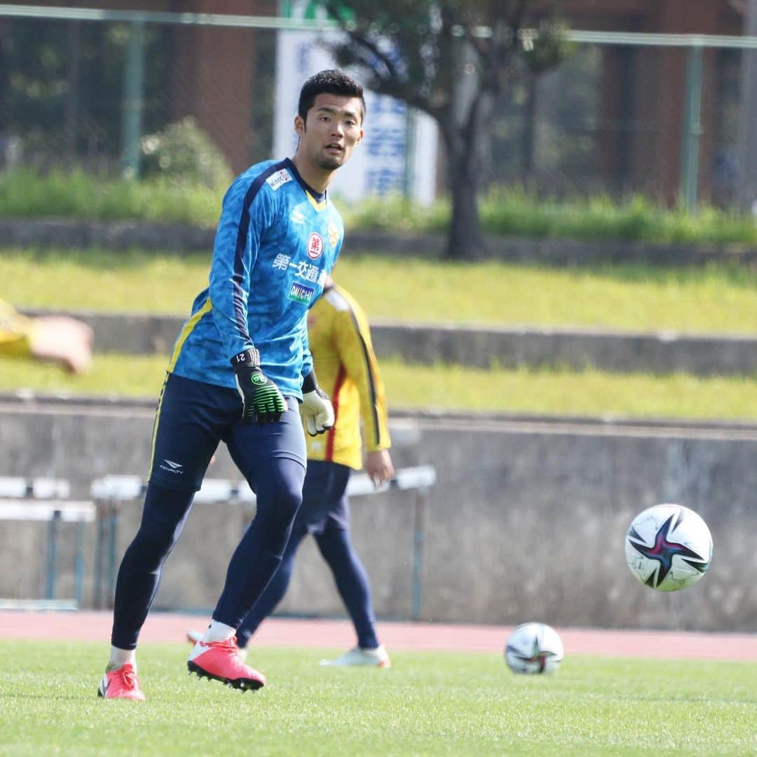 ギラヴァンツ北九州さんのインスタグラム写真 - (ギラヴァンツ北九州Instagram)「. 沖縄キャンプ2日目⚽️ AMトレーニング . #giravanz #ギラヴァンツ北九州 #ギラヴァンツ #北九州 #jリーグ #j2 #沖縄キャンプ」2月8日 13時13分 - giravanz_kitakyushu