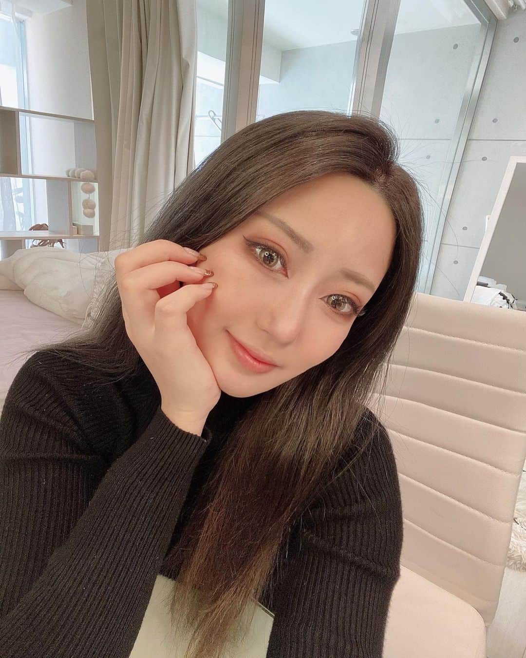 のインスタグラム：「. . . そういえばnew color🤍 . . #hairstyle #newhair」