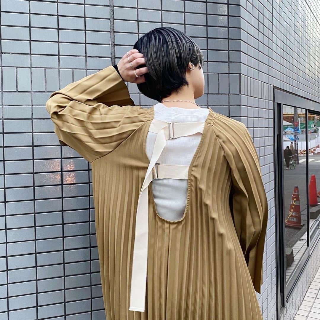 MIDWEST TOKYO WOMENのインスタグラム：「NEW BRAND @leinwande_official  . BELTED PLEATS MAXI DRESS ¥30,000(+Tax) . #leinwande #leinwände #ラインバンド #ワンピース #mullerofyoshiokubo #ミュラーオブヨシオクボ #marrow #marrow_japan #マロー #midwest_official」