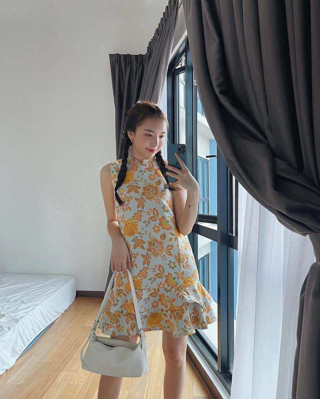 STEPHY YIWENさんのインスタグラム写真 - (STEPHY YIWENInstagram)「Getting into the CNY mood already! Need a CNY looks for my feed post even though we should stay home this year 😛✨  Tap for more details on my outfit that I checked out with @hoolahmy easily for 3 interest free payments!  Swipe up the link in my stories to see where you can hoolah your favourite brands this CNY and win a cash prize of RM888 @hooahmy 💥  #justhoolah #hoolahcrew #HuatNowPayLate」2月8日 14時00分 - stephyyiwen