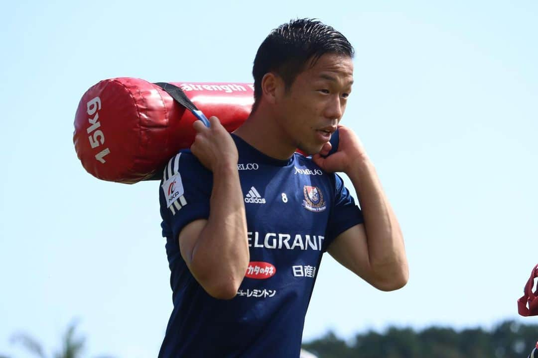 横浜F・マリノスさんのインスタグラム写真 - (横浜F・マリノスInstagram)「First training camp✅  #fmarinos #キャンプ #石垣島」2月8日 14時00分 - yokohamaf.marinos