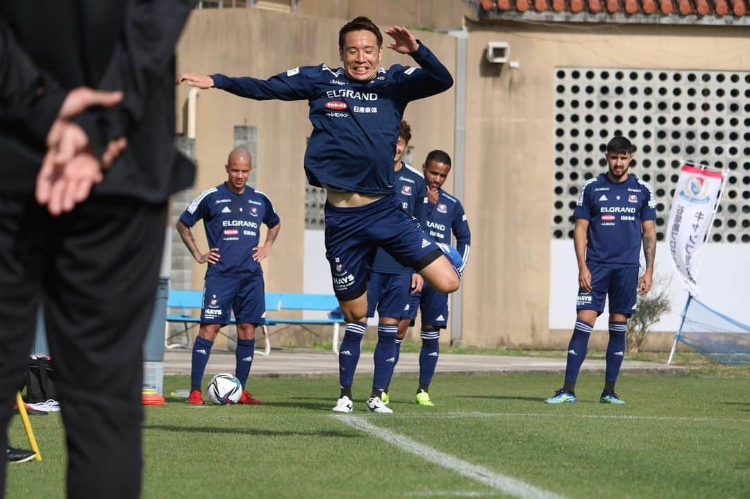 横浜F・マリノスさんのインスタグラム写真 - (横浜F・マリノスInstagram)「First training camp✅  #fmarinos #キャンプ #石垣島」2月8日 14時00分 - yokohamaf.marinos