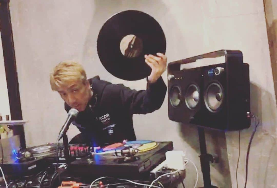 DJ SANCONさんのインスタグラム写真 - (DJ SANCONInstagram)「SUNDAY @marco_sara_kyoto  & TWITCH ライブ配信と 皆さん有難うございました😎✌️  次のライブ配信は Twitch (ツイッチ)  ''NIGHT FLIGHT''✈︎✈︎✈︎ Tuesday  2.9 Tuesday  LIVE on TWICH  10pm START！　  21時〜22時 DJ AONO  luckycatkyoto @luckycatkyoto  からライブ配信  22時〜 DJ SANCON  I had a good time. Thank you for watching livestreaming  NEXT TWITCH LIVE  Tuesday → 10pm  START  #twitchlive #twitchdj #twitchdjing  #livestreaming #twitchlivestream  #djsancon #R_B #sundyafternoon」2月8日 14時00分 - djsancon