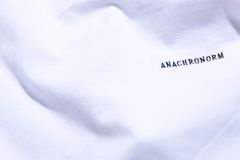 アナクロノームさんのインスタグラム写真 - (アナクロノームInstagram)「. . . . AN112 EMBROID L/S T-S  WHITE OW . . . ANACHRONORMのベーシックな ロゴを刺繍したロングスリーブTシャツ。 . 短めの着丈に広い身幅の ボックスシルエットが特徴。 . 季節を問わず通年着用できる 汎用性の高い1枚です。 . . . 生地：セミコーマ糸を使用した コットン100%5.6オンス天竺しております。 . . . #anachronorm #contextgallery #nakameguro #balanceokayama #okayama」2月8日 14時12分 - anachronorm262